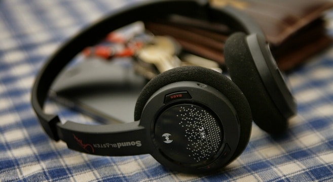 Test: Sound Blaster Jam – Leichte Bluetooth-Kopfhörer auf die Ohren!